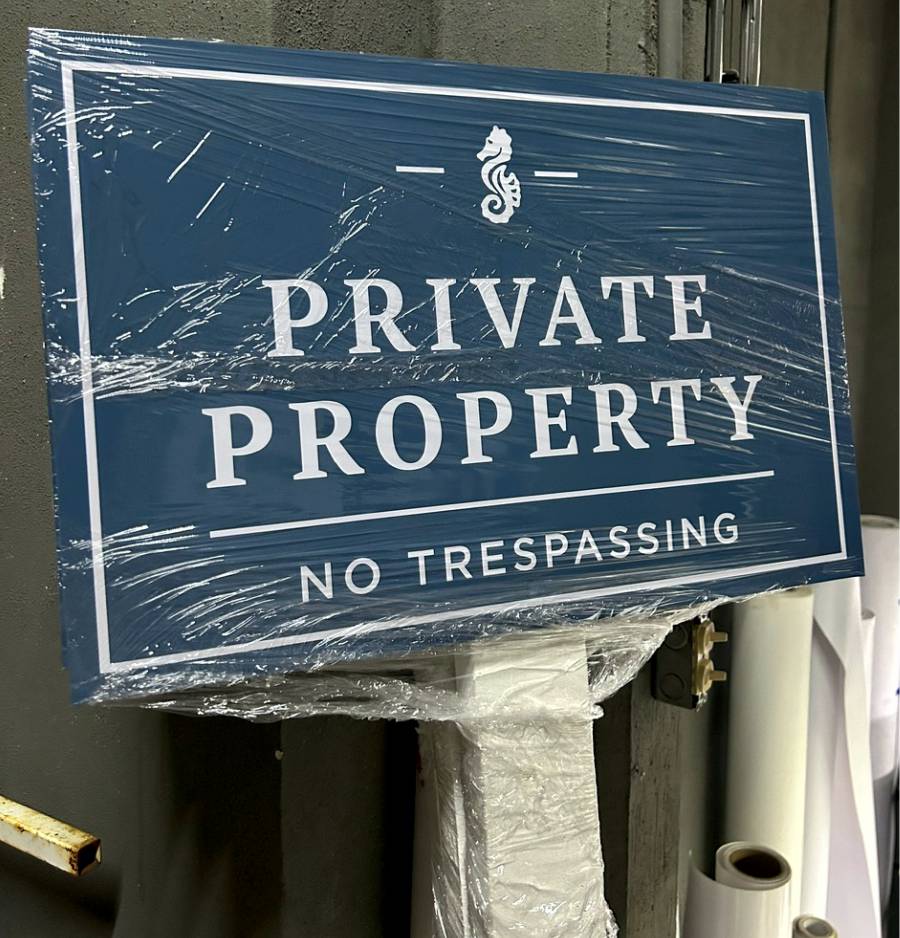 Rotulación con vinilo de corte autoadherible Rotulación con vinilo de corte autoadherible